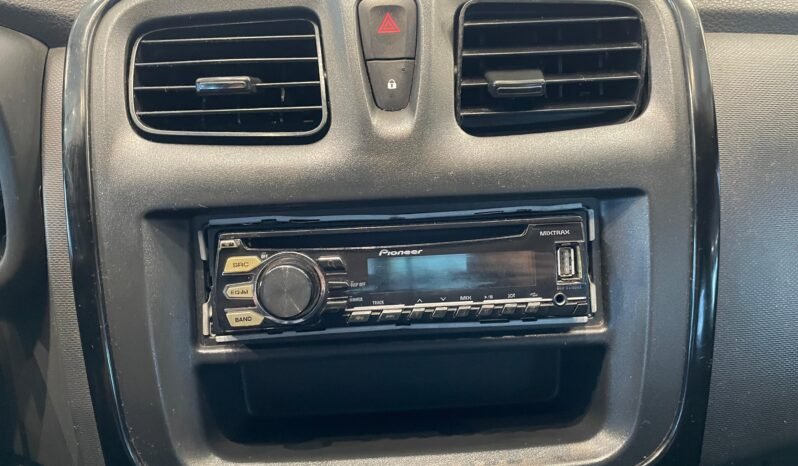 Renault Logan Life completo