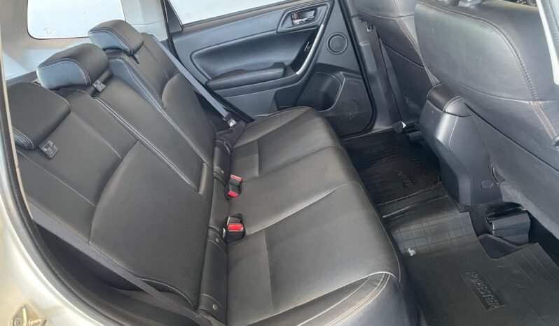 Subaru Forester XT completo