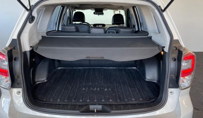 Subaru Forester XT completo