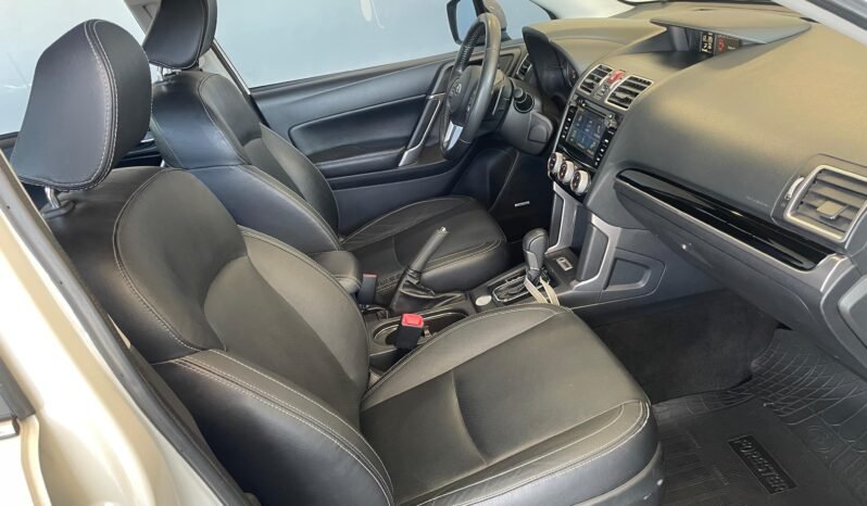 Subaru Forester XT completo