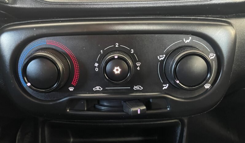Fiat Strada Freedom CD completo
