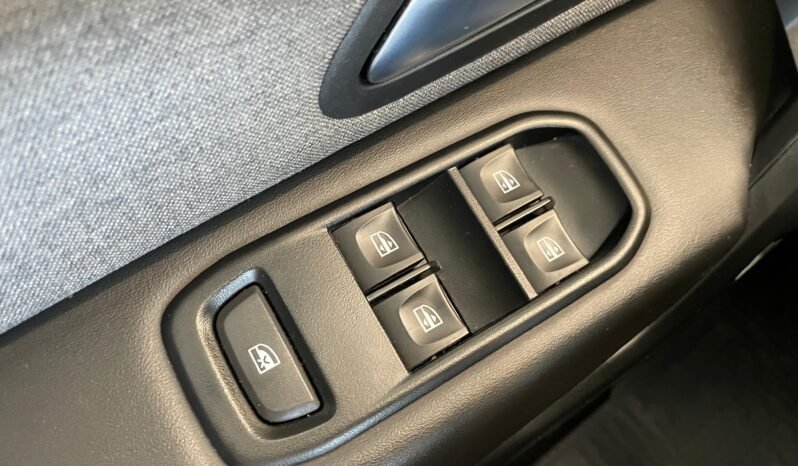 Renault Duster Intense 2024 completo