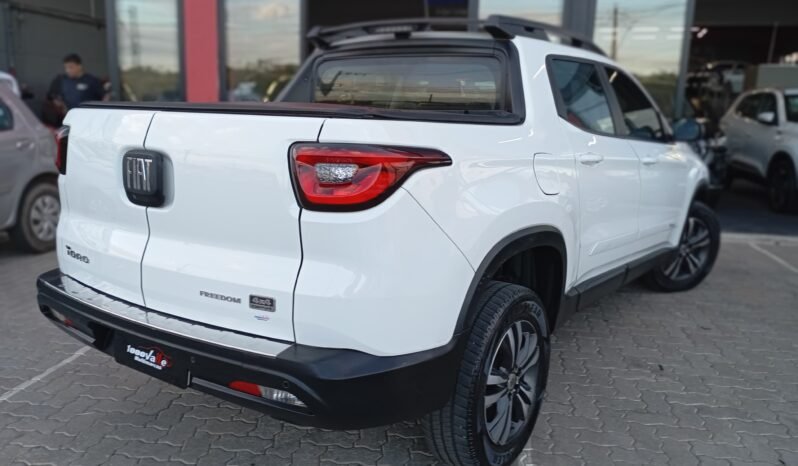 Fiat Toro Freedom 2022 completo