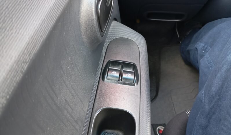 Fiat Mobi Like completo