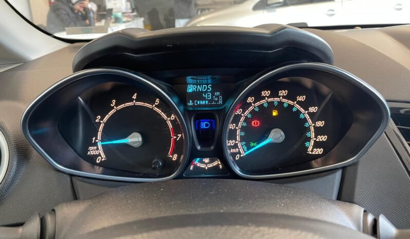 Ford Fiesta Titanium 1.6 completo