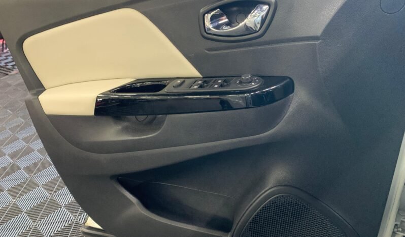 Renault Captur Intense completo