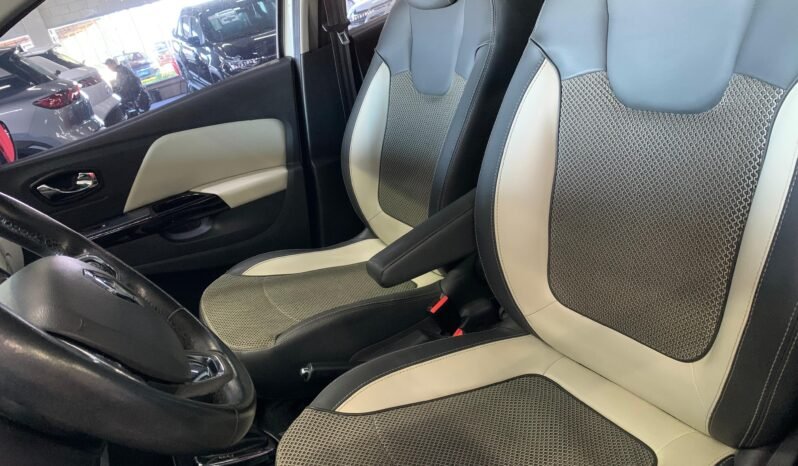 Renault Captur Intense completo