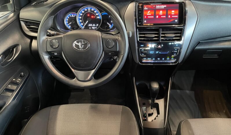 Toyota Yaris XL completo