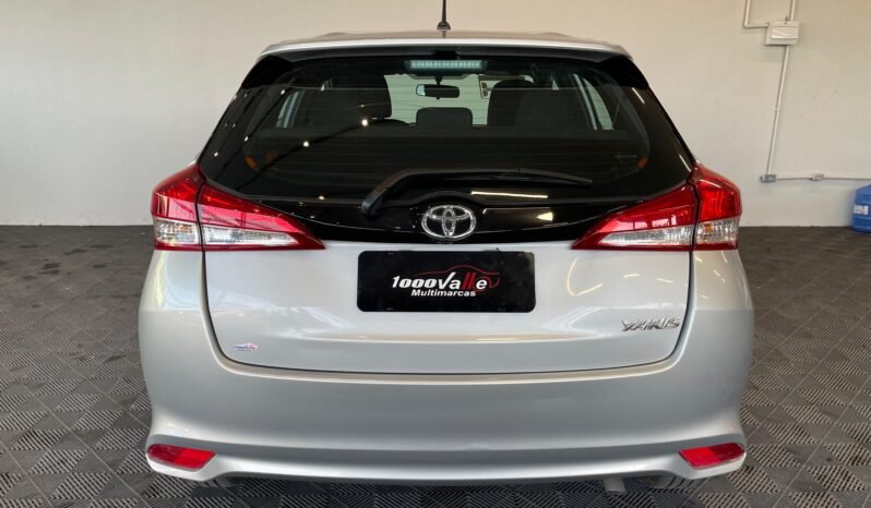 Toyota Yaris XL completo