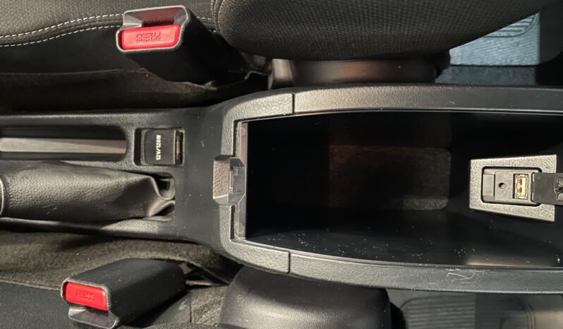 Toyota Yaris XL completo
