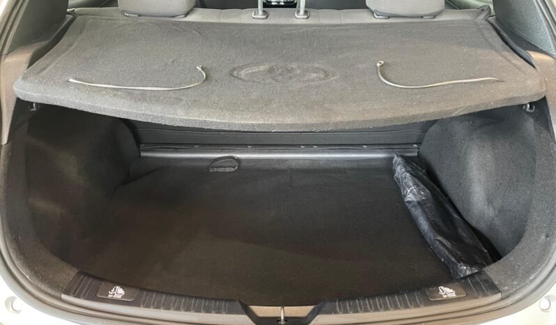 Toyota Yaris XL completo