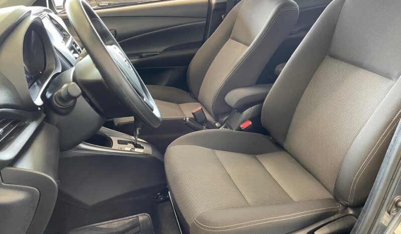 Toyota YARIS XL Sedan completo