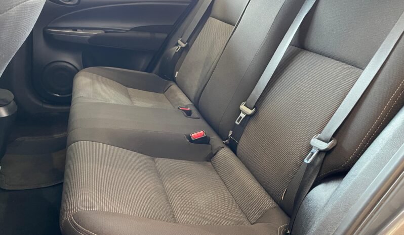 Toyota YARIS XL Sedan completo
