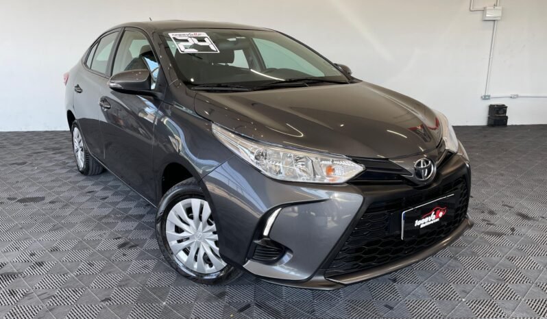 Toyota YARIS XL Sedan completo