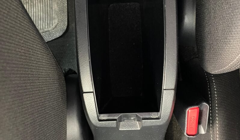 Toyota YARIS XL Sedan completo