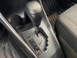 Toyota YARIS XL Sedan completo