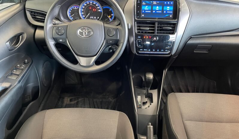 Toyota YARIS XL Sedan completo