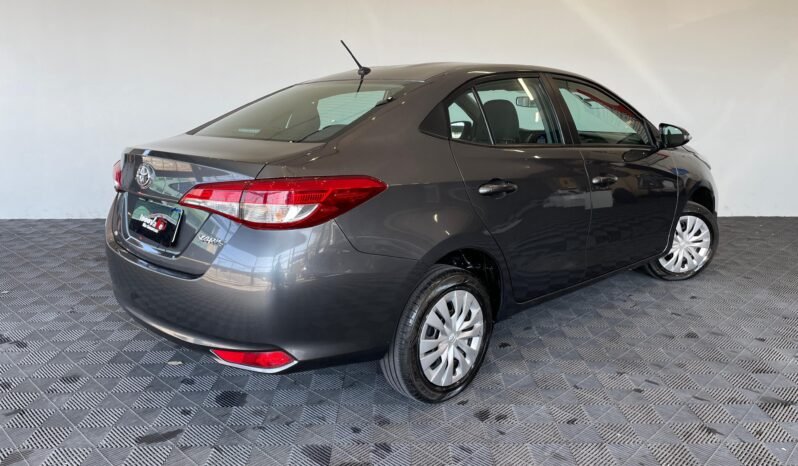 Toyota YARIS XL Sedan completo