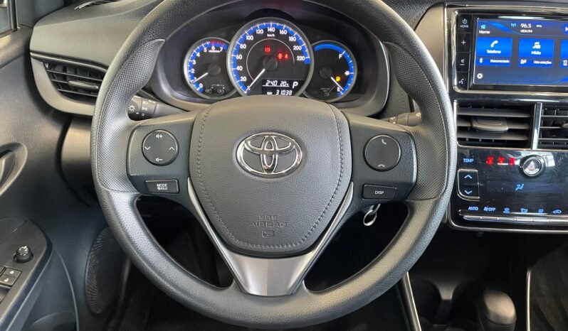 Toyota YARIS XL Sedan completo