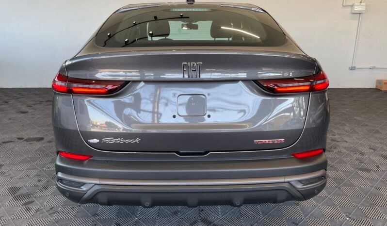 Fiat Fastback Turbo 200 CVT completo