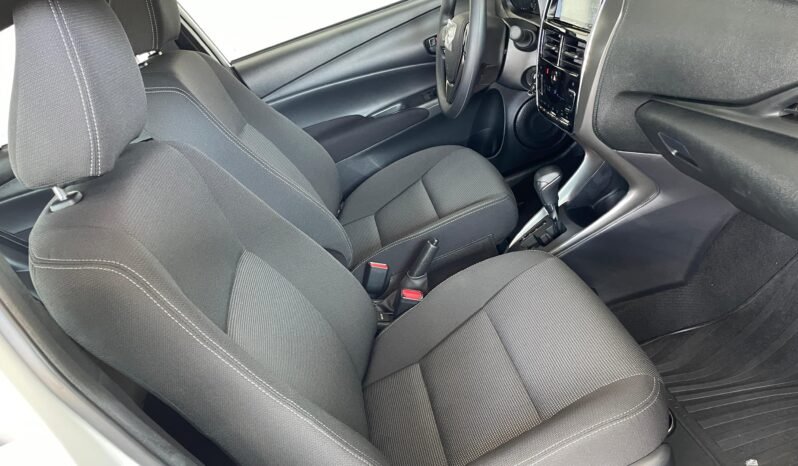 Toyota Yaris XL completo
