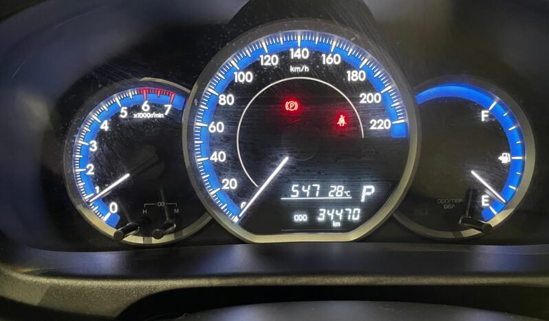 Toyota YARIS XL Sedan 1.5 completo
