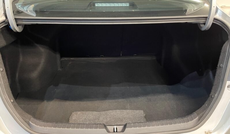 Toyota YARIS XL Sedan 1.5 completo