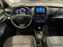 Toyota YARIS XL Sedan 1.5 completo