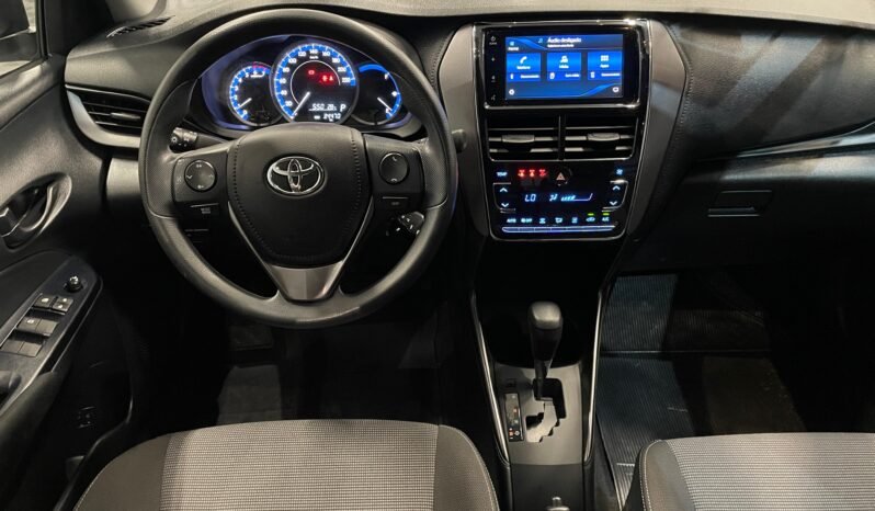 Toyota YARIS XL Sedan 1.5 completo