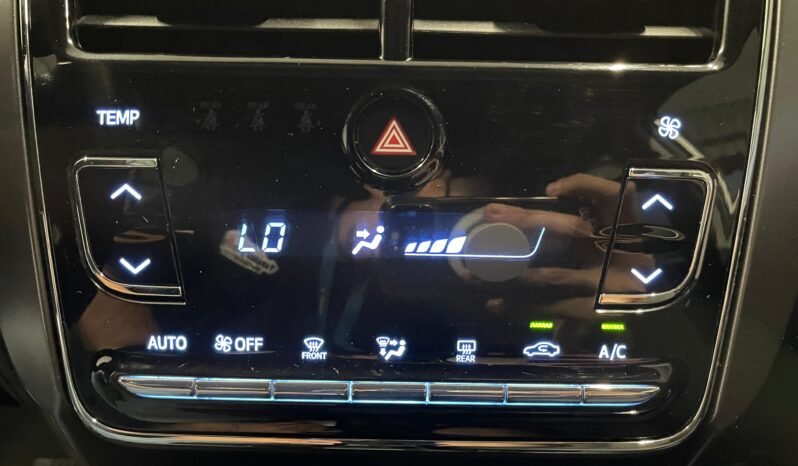 Toyota YARIS XL Sedan 1.5 completo