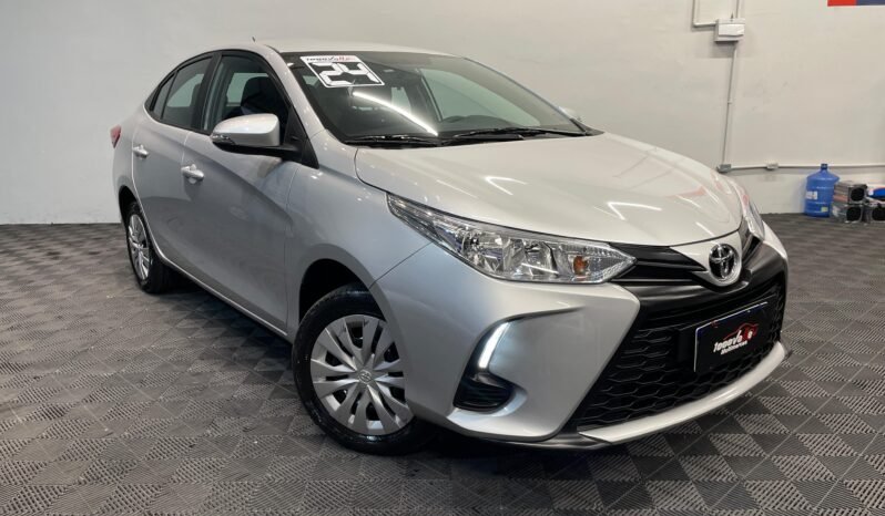 Toyota YARIS XL Sedan 1.5 completo