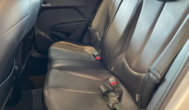 Hyundai HB20X Premium 1.6 completo