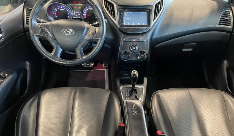 Hyundai HB20X Premium 1.6 completo