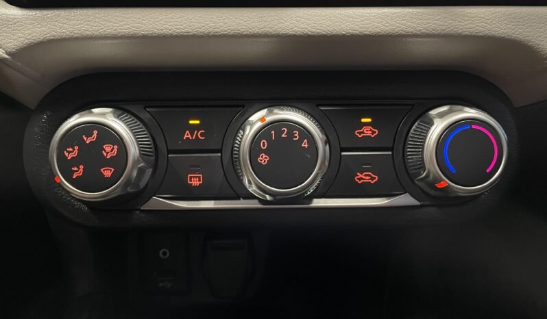 Nissan Versa Sense 1.6 completo