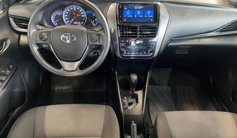 Toyota YARIS XL Sedan completo