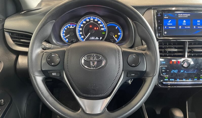 Toyota YARIS XL Sedan completo