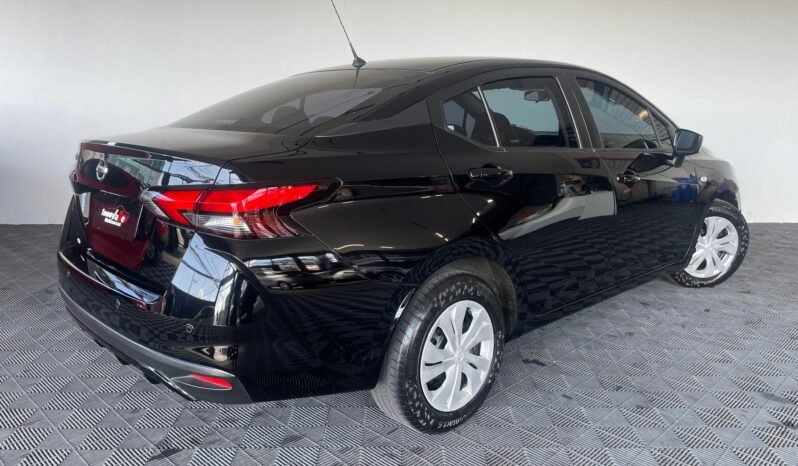 Nissan Versa Sense completo