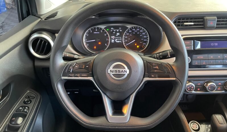 Nissan Versa Sense completo