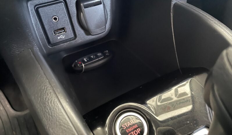 Nissan Versa Sense completo