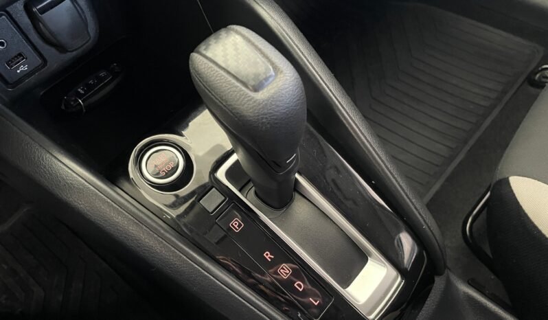 Nissan Versa Sense completo