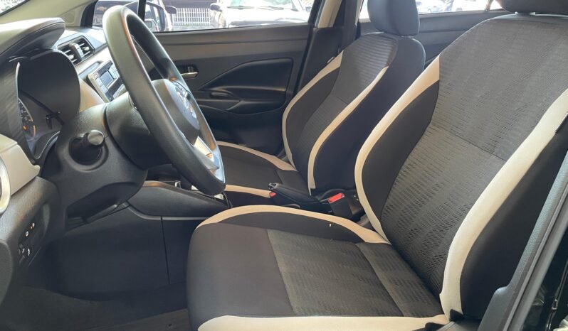 Nissan Versa Sense completo