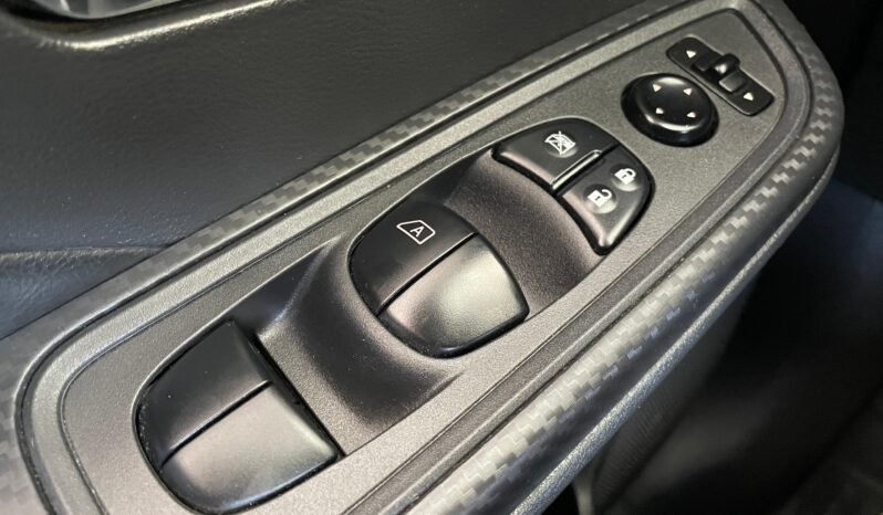 Nissan Versa Sense completo