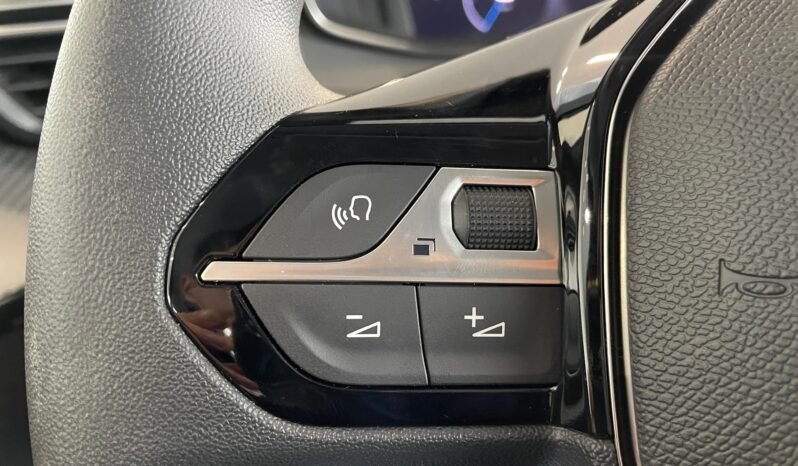 Peugeot 208 Allure Turbo 200 completo