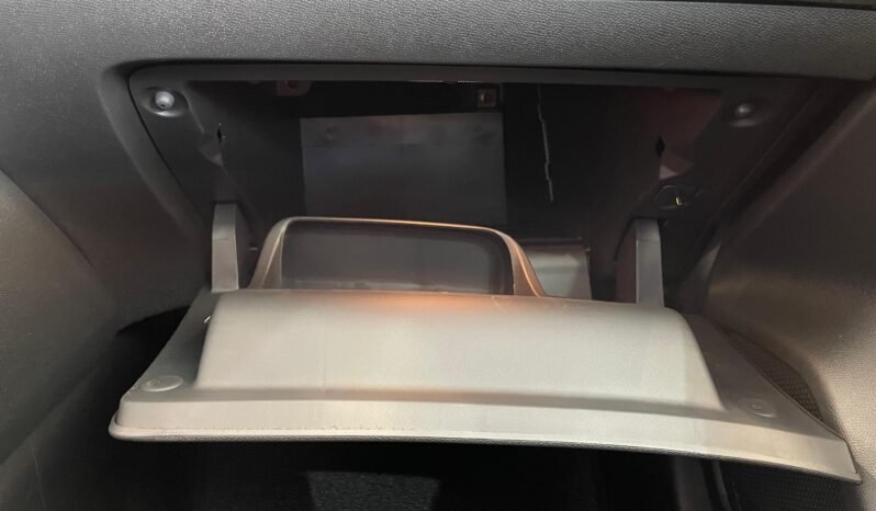 Peugeot 208 Allure Turbo completo