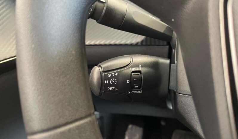 Peugeot 208 Allure completo