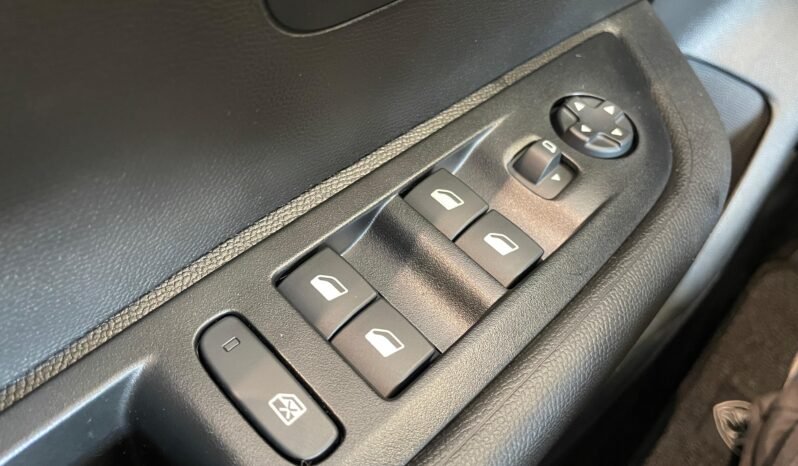 Peugeot 208 Allure completo