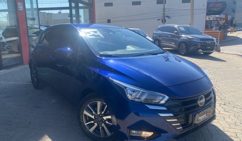Nissan Versa Advance completo