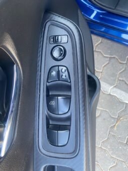 Nissan Versa Advance completo