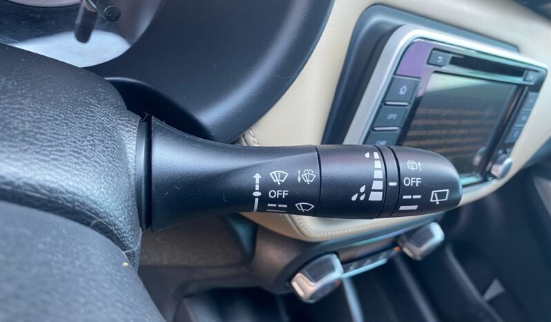 Nissan Kicks SL completo