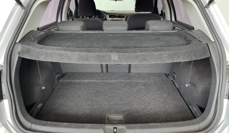 Volkswagen Golf Comfortline TSI completo